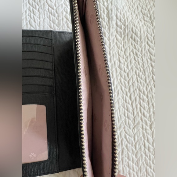 KATE SPADE leather clutch. New without tags. - Picture 3 of 4